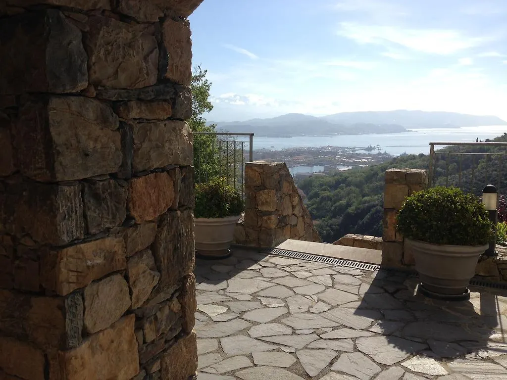 Arianna Hill House Bed & Breakfast La Spezia Italy